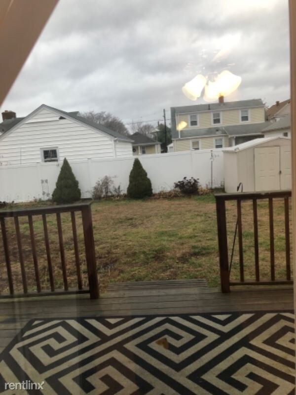 Foto del edificio - 114 Carter Ave