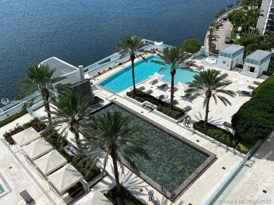 Foto principal - 1331 Brickell Bay Dr