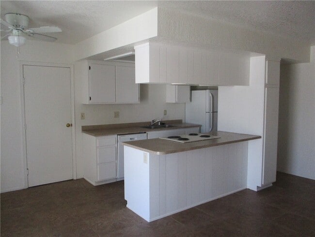 Building Photo - 5090 La Calzada Rd