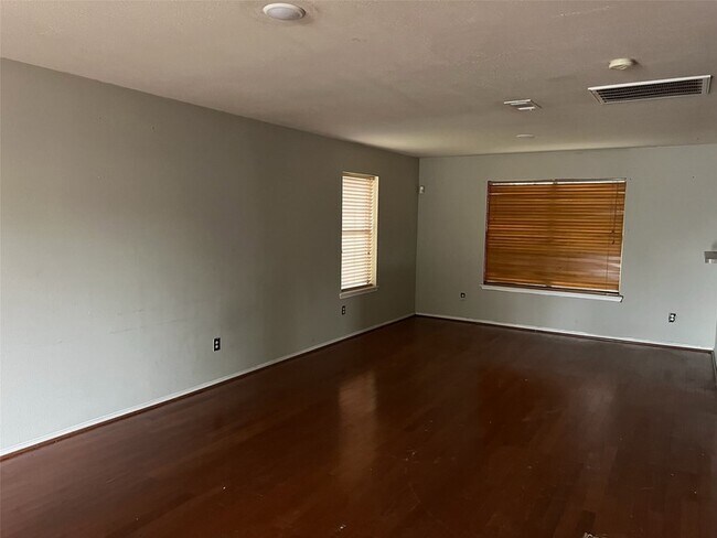 Foto del edificio - 5935 Sattler Park Dr