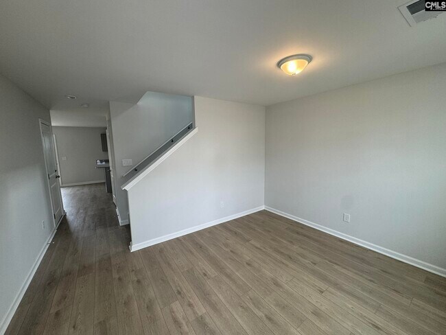Foto del edificio - 3055 Hallsdale Dr