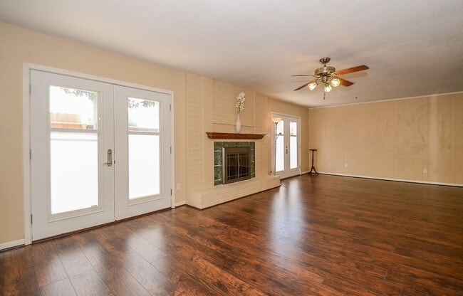 Building Photo - 1641 W Sam Houston Pkwy S