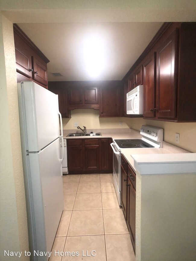 Building Photo - 2 br, 2 bath House - 2233 Astor St Venezia 1