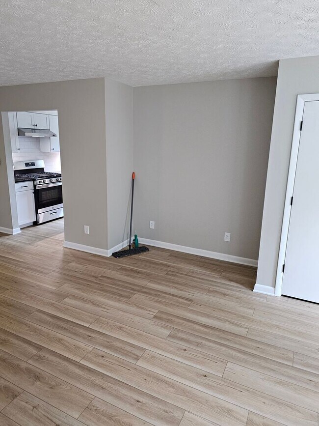 Foto del edificio - {MA3101}  COMPLETELY RENOVATED. Available ...