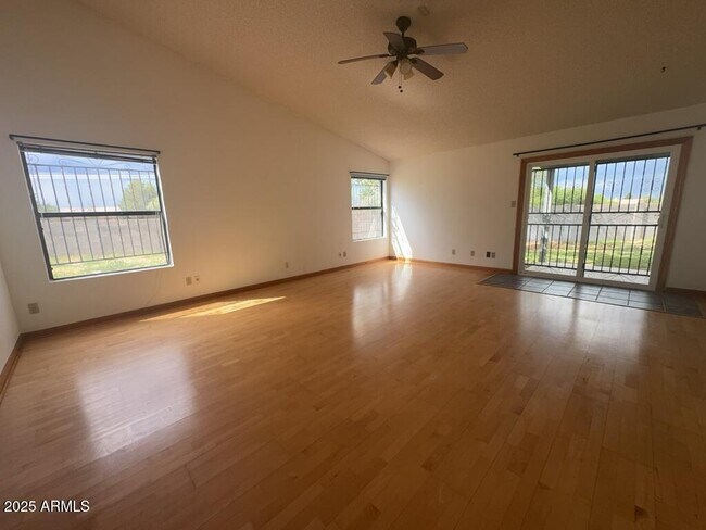 Foto del edificio - 2948 E Ridge Crest St