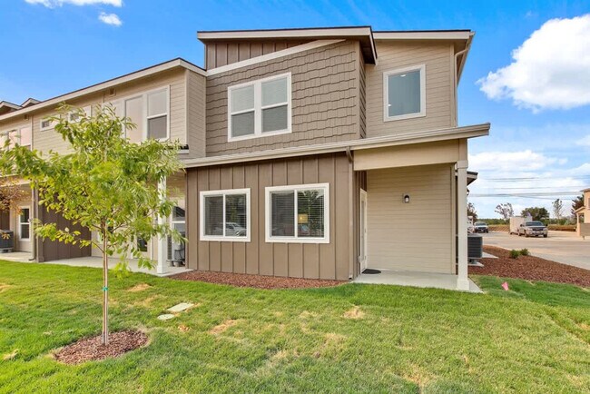 Building Photo - 5553 E Bollo St