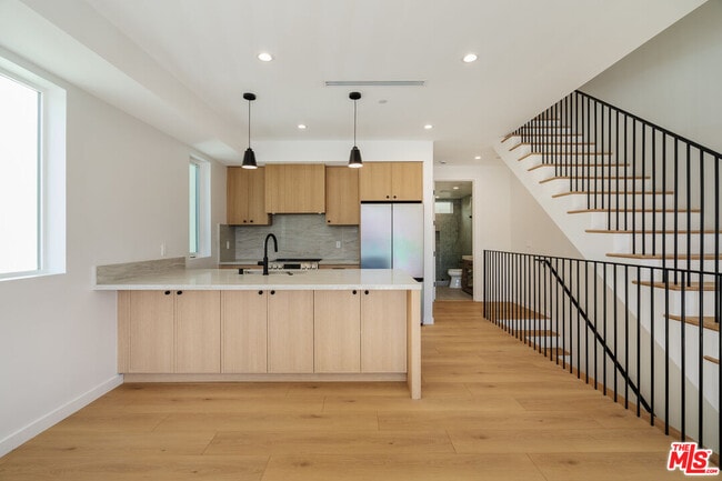 Foto del edificio - 6763 Lexington Ave