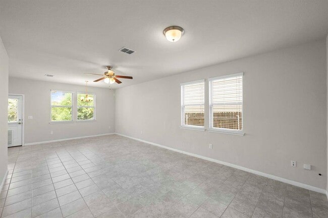 Foto del edificio - 383 Eagle Brook Ln
