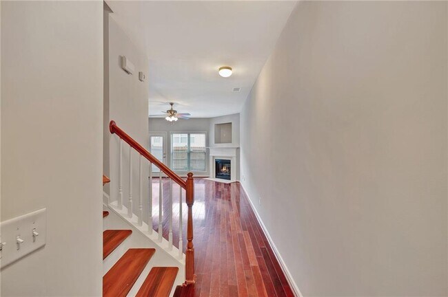 Foto del edificio - 2187 Oakland Grove Pl