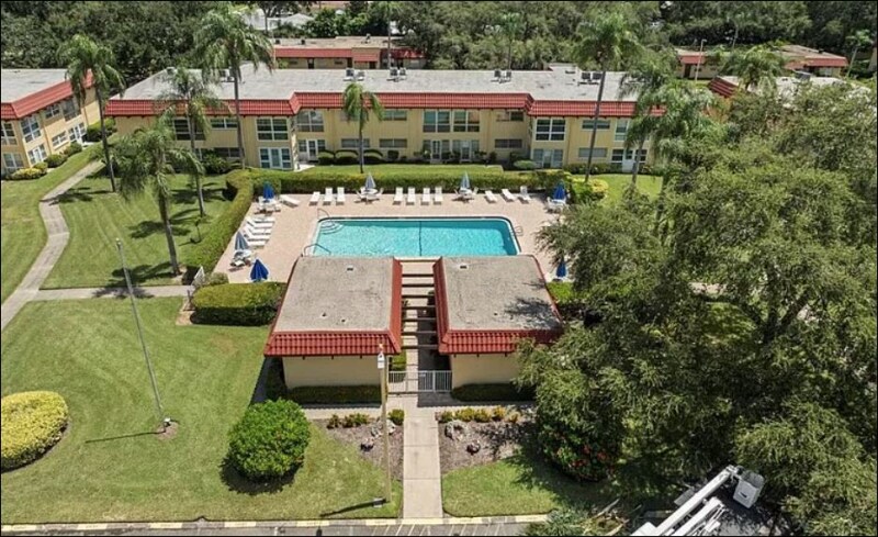 Foto principal - 1845 S Highland Ave