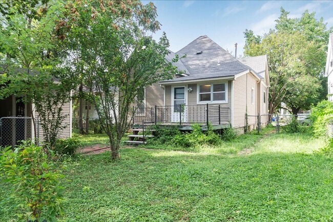 Foto del edificio - Spacious Updated Cottage