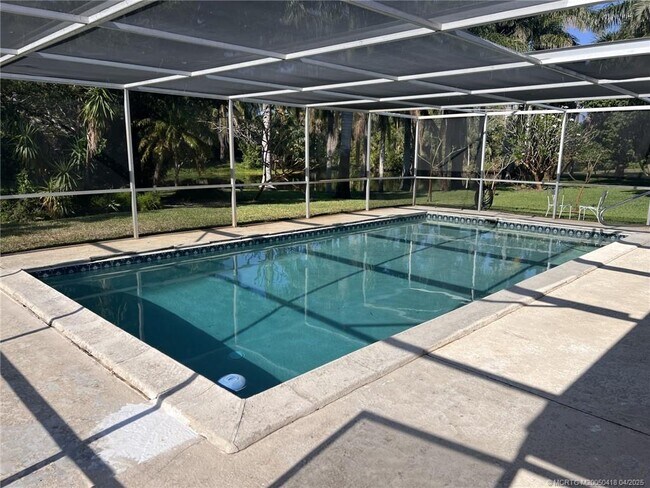 Foto del edificio - 652 NW Sunset Dr