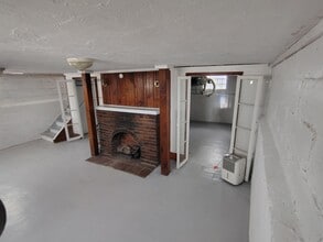 Building Photo - 1050 E 169th St