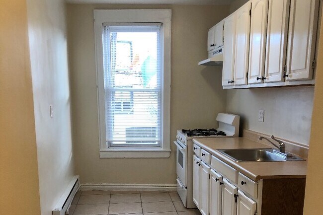 Building Photo - 994 McLean Ave