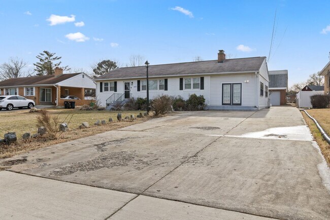 Foto del edificio - Charming 4BR House in Temple Hills