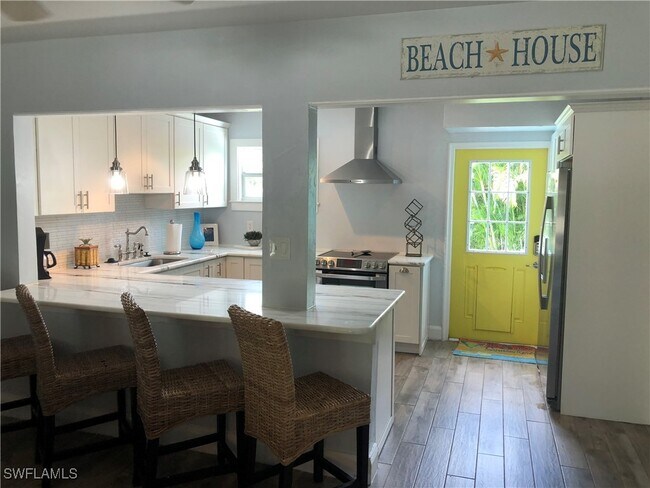 Building Photo - 981 8th Terrace N