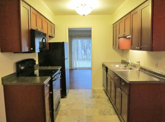 Foto del edificio - 7581 S 12th St