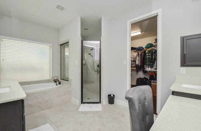 Foto del edificio - 16835 Fowler Pines Dr
