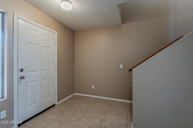 Foto del edificio - 5764 E Everhart Ln