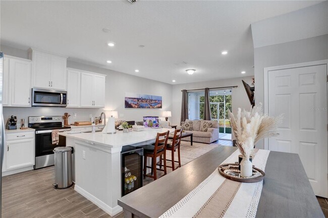 Building Photo - 2915 Grand Kemerton Pl