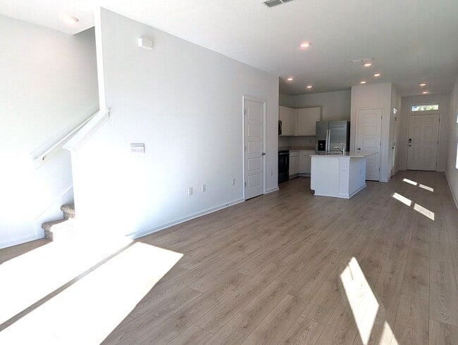 Building Photo - BRAND NEW 3 Bedroom, 2.5 Bath Townhome located on the Westside - CLOSE TO NAS JAX, RESTAURANTS, S...