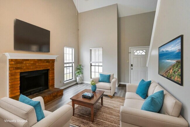 Building Photo - 2811 Maryland Cir E