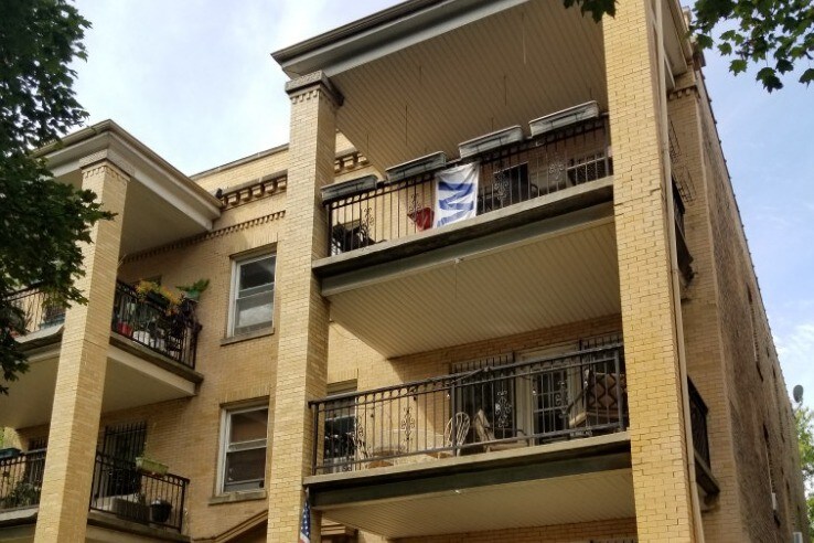 Foto principal - 4424 N Racine Ave