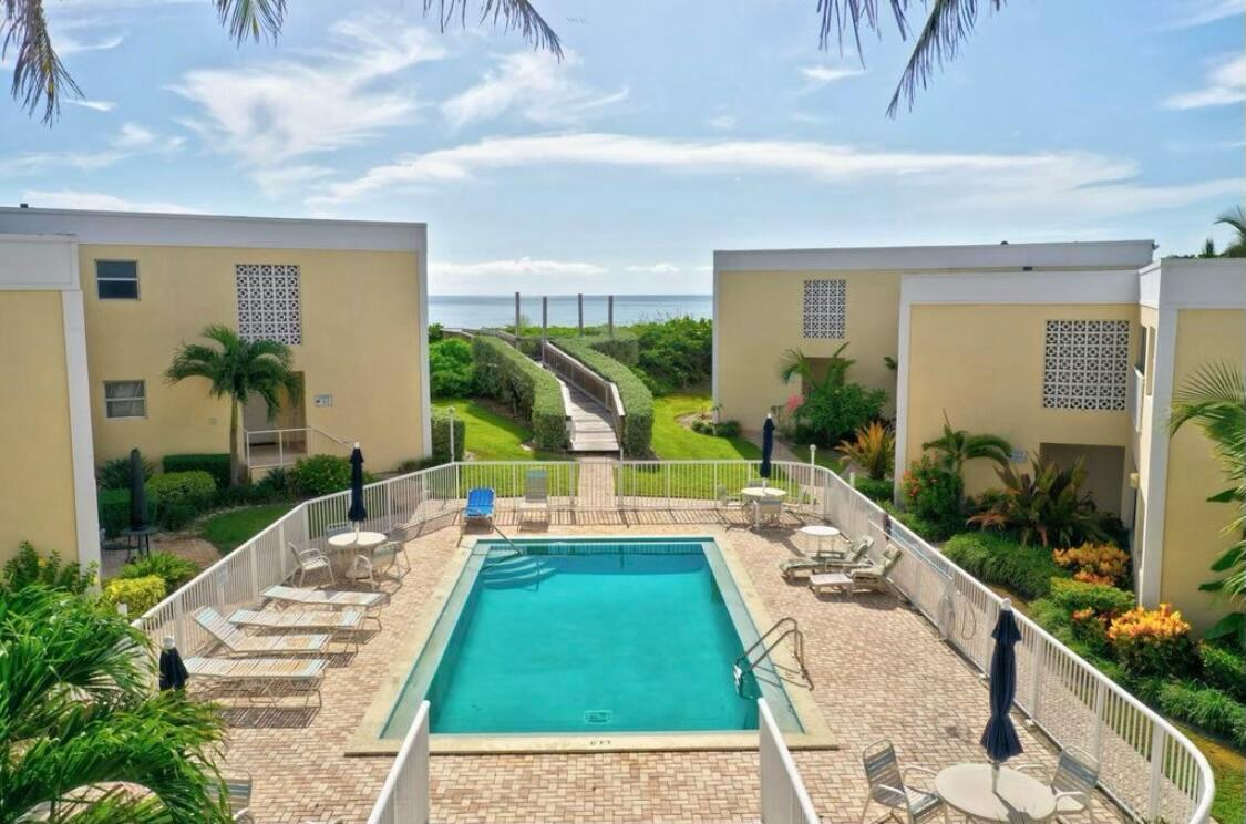Foto del edificio - 3541 NE Ocean Blvd