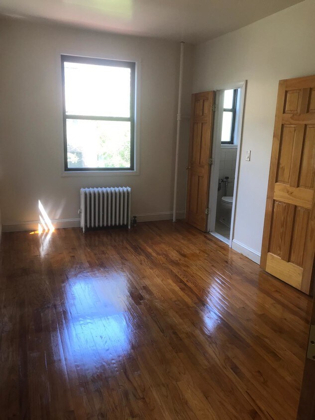 Primary Photo - 37-22 86th St