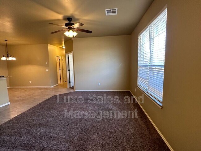 Building Photo - 151 Bison Ct Way