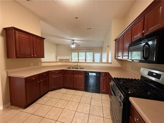 Building Photo - 10154 Waterford Way