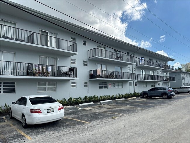 Foto del edificio - 1100 NE 1st Ct