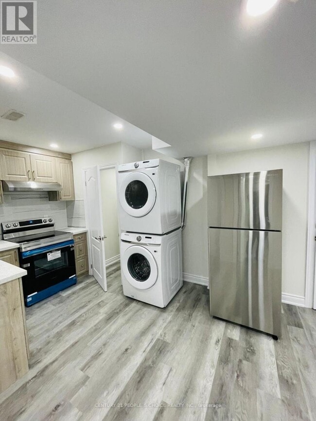 Building Photo - 44 Enford Cres