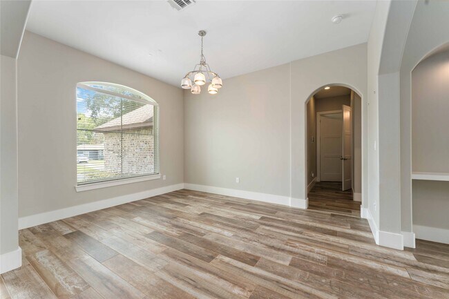 Foto del edificio - 4310 Fernwood Dr