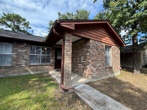 Building Photo - 1711 Hazelwood St