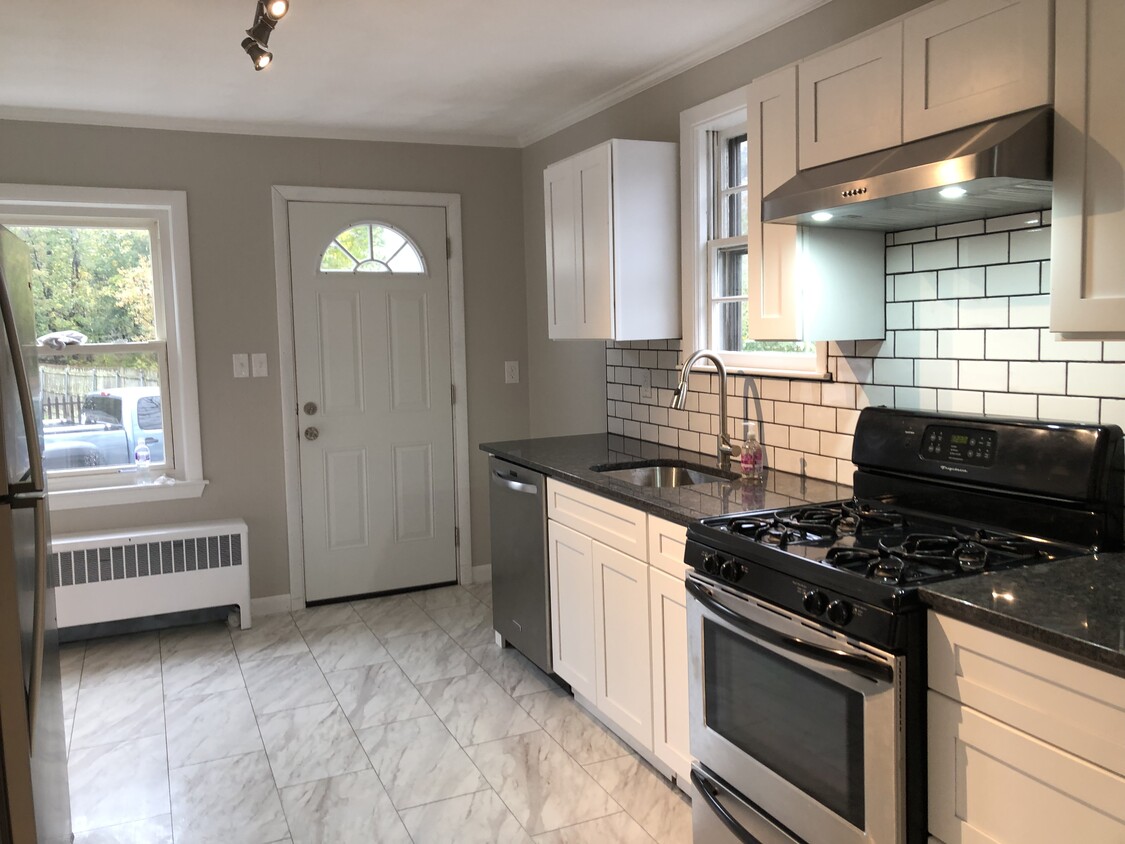 Kitchen - 533 Washington St