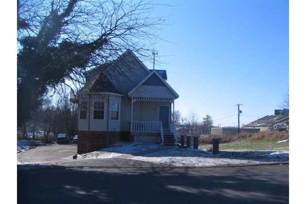 Building Photo - 4553 S Robberson Ave
