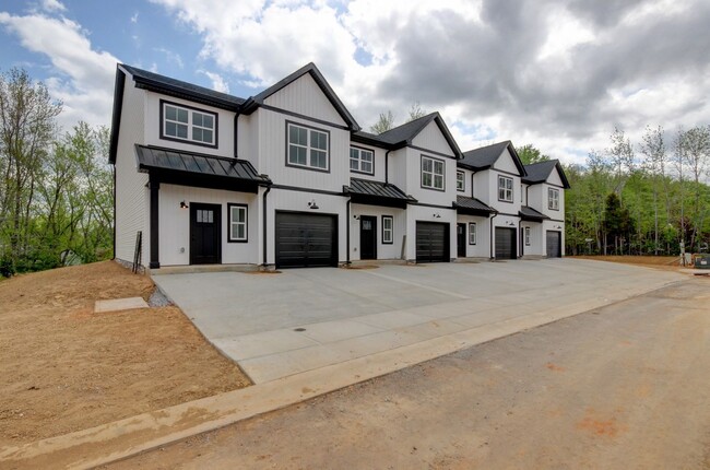 Foto del edificio - 166 Sango Dr