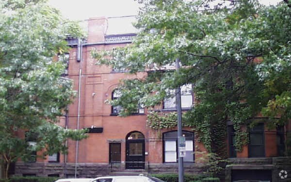 Building Photo - 1009 New Hampshire Ave NW