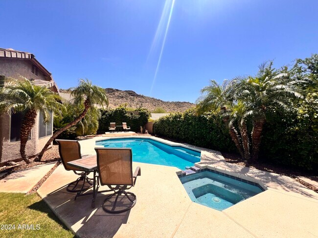 Building Photo - 4031 W Chisum Trail