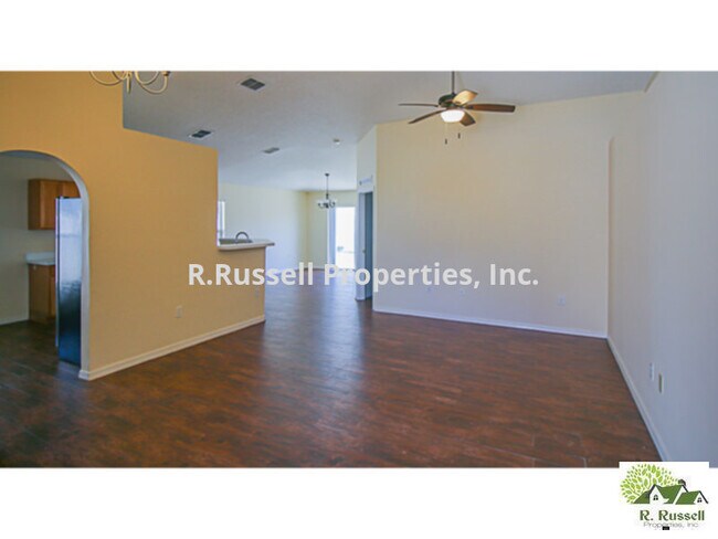 Foto del edificio - Home available for immediate move in. All ...