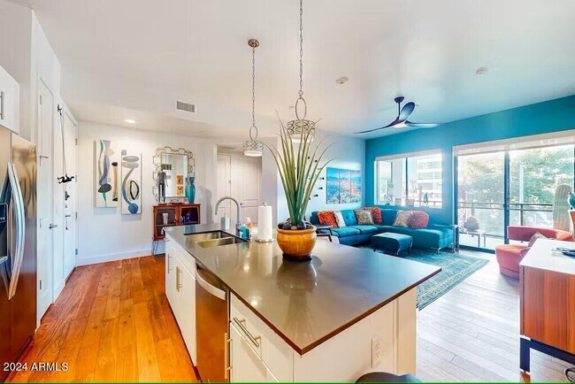 Foto del edificio - 3131 N Central Ave