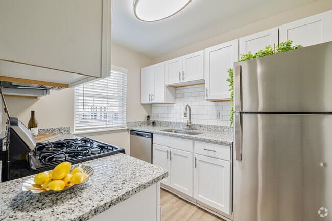 Kitchen - Cambridge Apartments