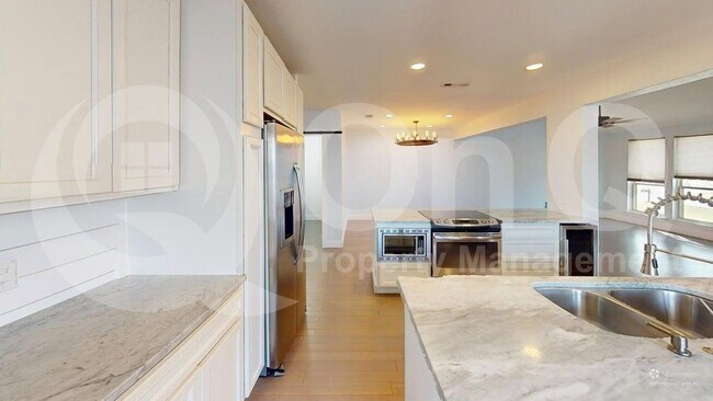 Foto del edificio - 5805 Ranger Dr