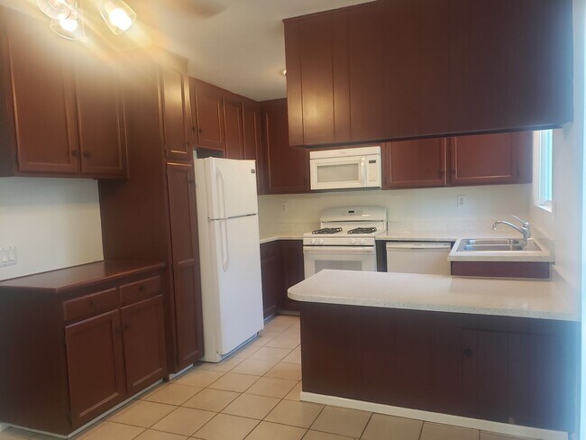 Building Photo - 8000 - Flying Dog Investments 11, LLC