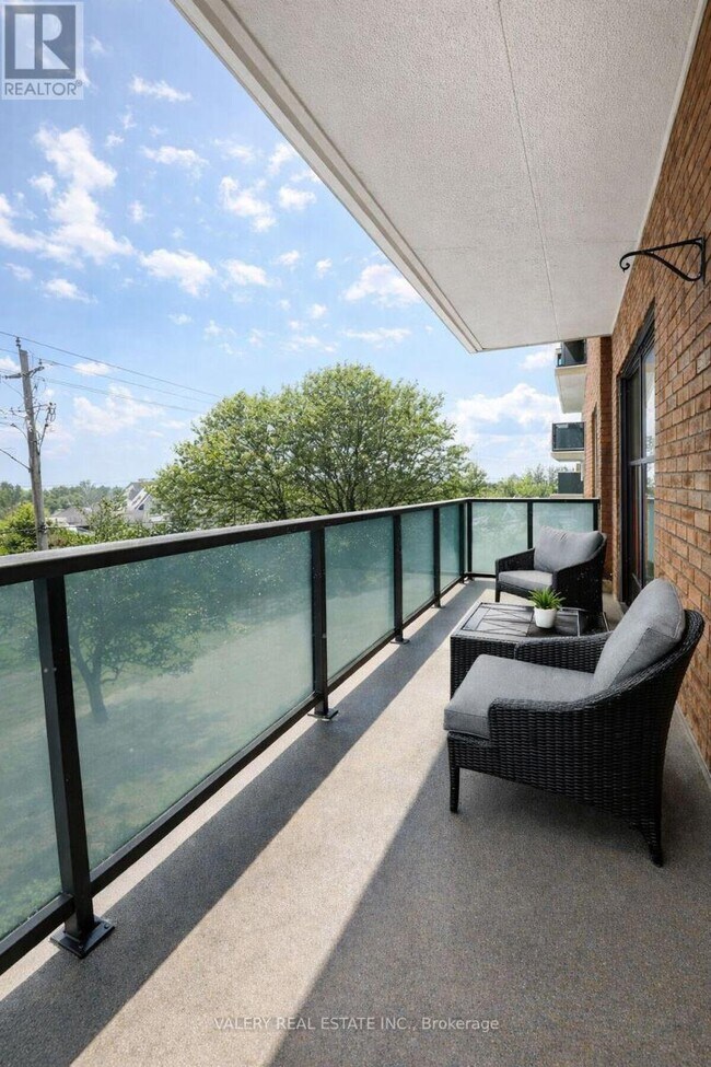 Photo du bâtiment - 1780 Lawrence Ave E