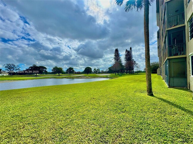 Foto del edificio - 3150 W Rolling Hills Cir