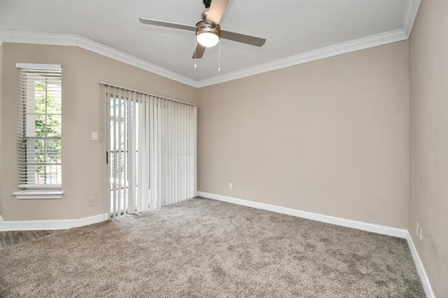 Foto del edificio - 3225 Woodland Park Dr
