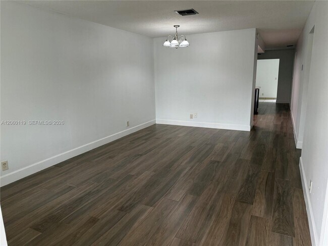 Foto del edificio - 4171 NW 110th Ave