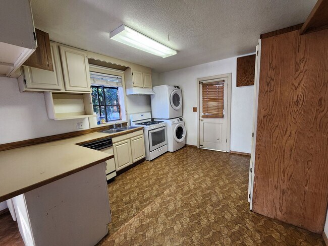 Foto del edificio - 6 Month Lease Option - 1530 49th Street - ...